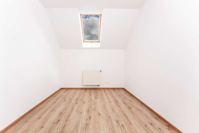 Narożny segment w Kobyłce z ogrodem 120 m²