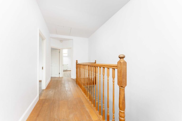 Narożny segment w Kobyłce z ogrodem 120 m²