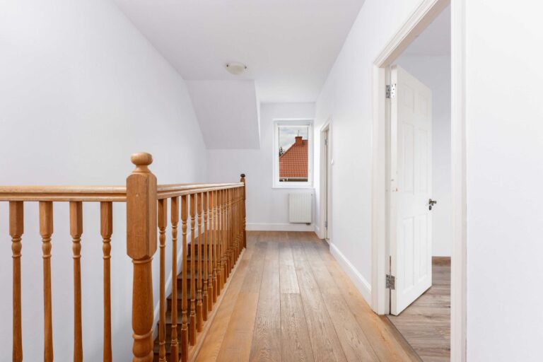 Narożny segment w Kobyłce z ogrodem 120 m²